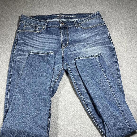 Levi's Signature Woman’s 33 x 34 Mid-Rise Skinny Jeans Light Wash Womans Pajts - Picture 3 of 6